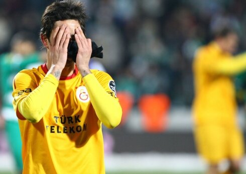 G.SARAY\'A BURSA\'DA \'SA�LAM\' DARBE!