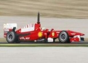 Ferrari de yeni aracı ile pistte