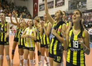 300 Fenerbahceli Cannes'a yeter!