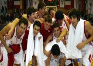 Milliler çeyrek finalde!