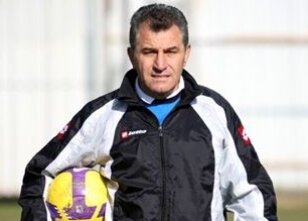 Elazığspor Hüsnü Özkara'ya emanet