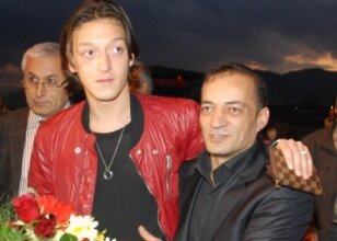 Mesut Özil köyüne döndü! - İspanya Ligi
