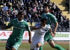 Akhisar evinde galip!