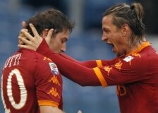Roma’nın kralı Totti!
