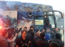 Trabzonspor meşalelerle karşılandı