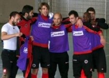Kaybedenler yemek ısmarladı