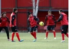 Gençlerbirliği 2 eksikle çalıştı