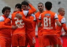 İstanbul B.B. hasreti bitirmek istiyor