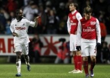 Arsenal’e ‘Kuğular’dan büyük darbe!