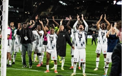 Angers Ligue 1'e ykselen ikinci takm oldu