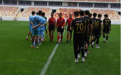 7 kişiyle sahaya çıktılar, maç başlamadan bitti!