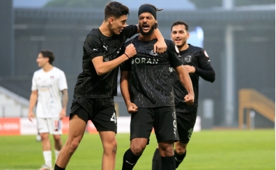 Manisa FK, Vanspor'a karşı geriden gelip kazandı!