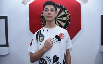 Genç milli dartçı durmuyor: 'İkincilik yetmez, şampiyonluk istiyorum'