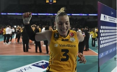 Cansu Özbay'dan kırmızı kart açıklaması