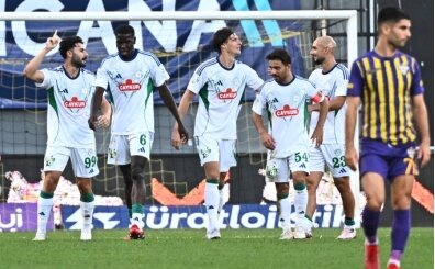Rizespor, 10 kişiyle 3 puanı aldı