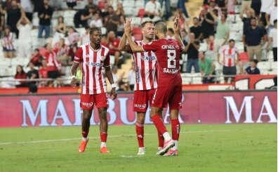Antalyaspor, Vanspor'u 3 golle geçti!