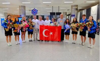 Dünya üçüncüsü cimnastikçiler İzmir'de