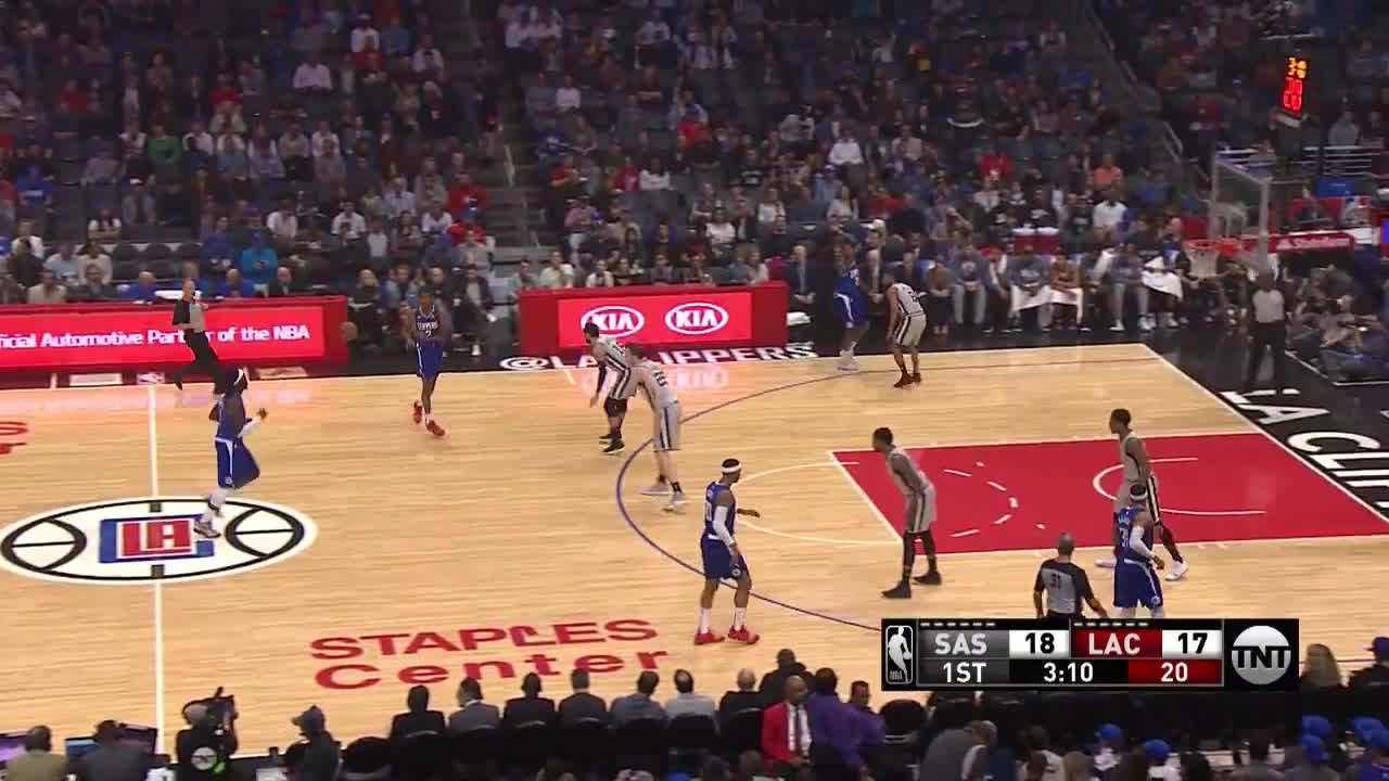 Lou Williams'tan Spurs'e karşı 23 sayı
