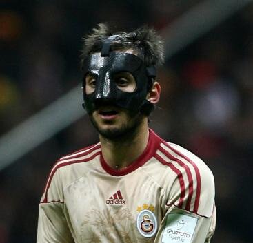 maskeli_balo_var_61640_400.jpg