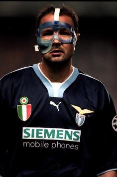 maskeli_balo_var_8200f_400.jpg