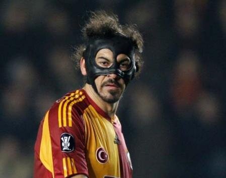 maskeli_balo_var_e9377_400.jpg