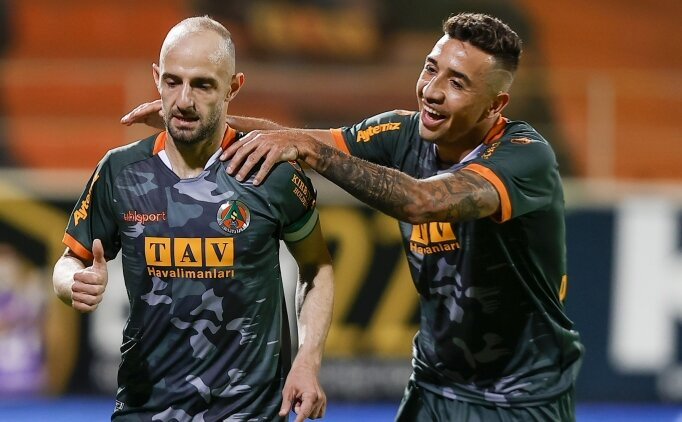 EFECAN KARACA Ma��n Y�ld�z�