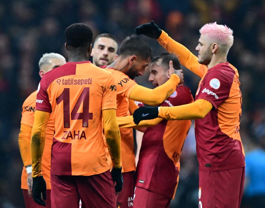 Sporx: Galatasaray'da 3 yolcu birden