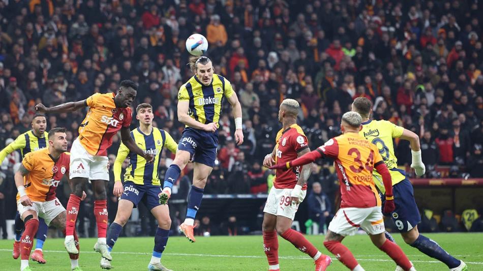 Yazarlardan Fenerbahçe-Galatasaray öncesi yorumlar