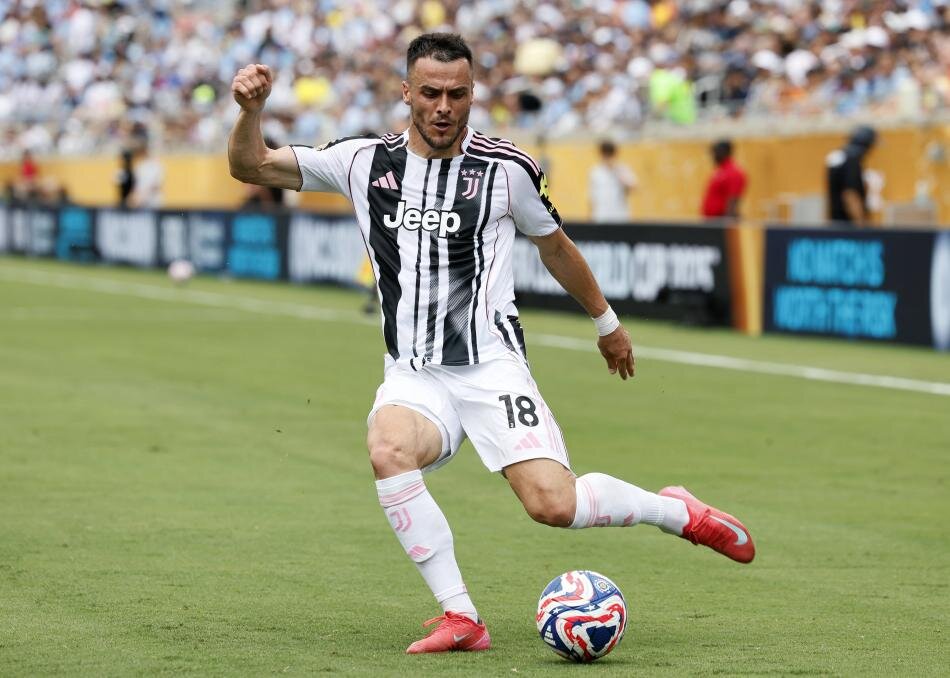 Fenerbahçe, Mourinho'nun radarında olan yıldızı hedefliyor