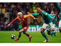 Galatasaray'dan Van Dijk hamlesi! Sneijder devreye girdi Galerisi