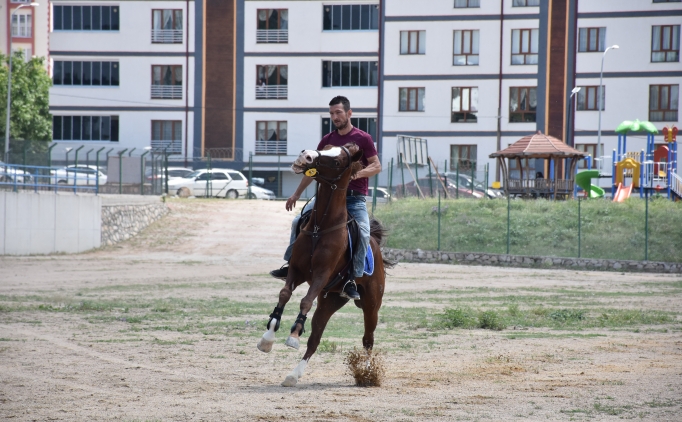 Osmanli Nin Kurulus Topraginda Binicilik Sporuyla Tanisiyorlar