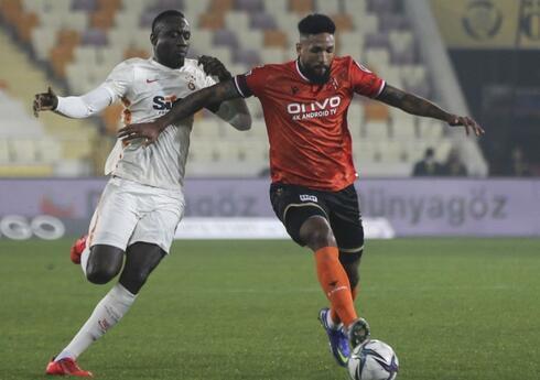 Galatasaray bir bir eriyor! Malatya'da puan kayb�