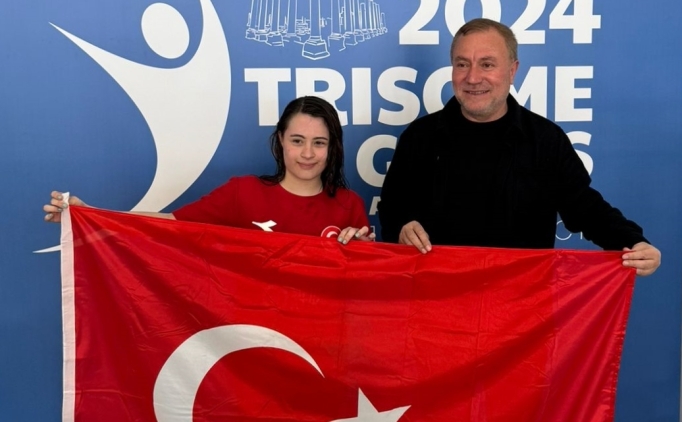 Ada Zehra d�nya rekoruyla �ampiyon oldu