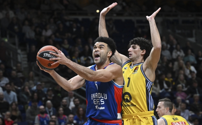 Anadolu Efes'ten Berlin deplasman�nda dev fark