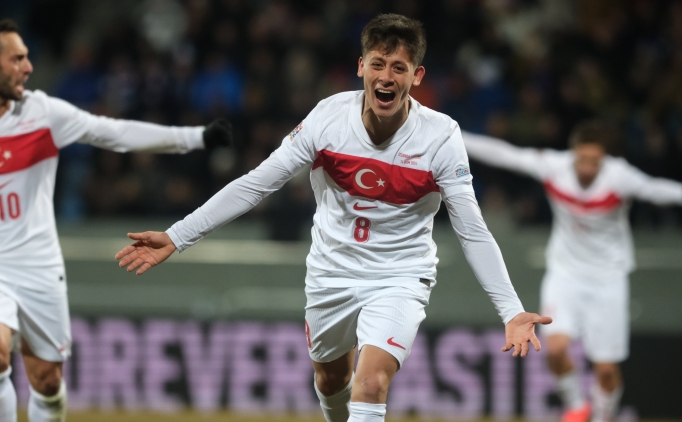 Arda G�ler'den tarihi ba�ar�!