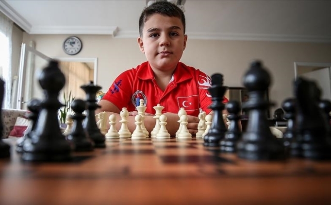 13 ya��ndaki Ya��z Kaan, resmen 'b�y�kusta'