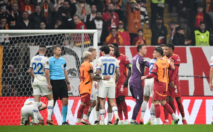 Ali Sami Yen'de �nce k�rm�z� sonra penalt�!