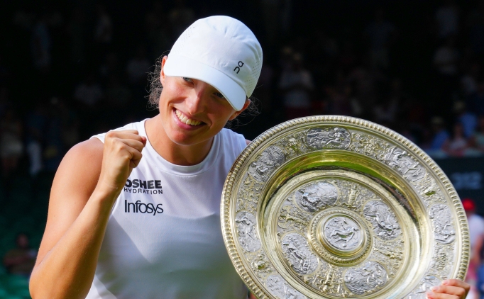 Wimbledon'da zafer Swiatek'in