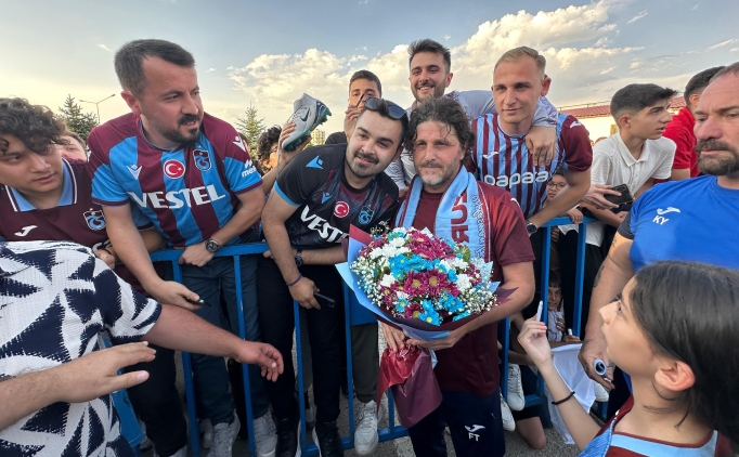 Trabzonspor, Erzurum'da taraftar�yla bulu�tu
