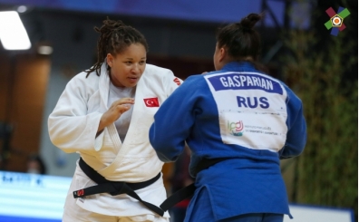 Judoda bir altın madalya da Kayra Sayit'ten!