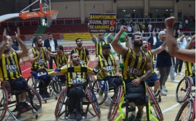 Fenerbahçe, tekerlekli sandalye basketbolda zirveye çıktı
