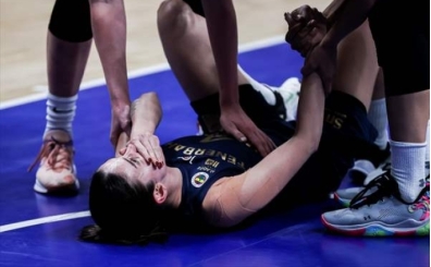 Fenerbahçeli Olcay Çakır'ın ayak parmağı kırıldı