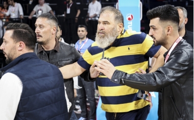 Anadolu Efes-Fenerbahçe Beko maçının ardından gerginlik yaşandı
