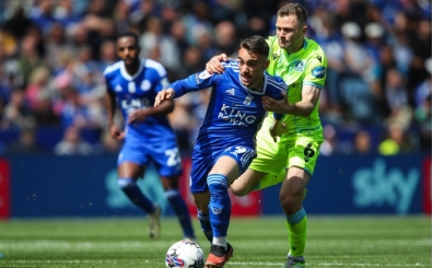 Yunus Akgn'l Leicester yenildi, Blackburn ligde kald