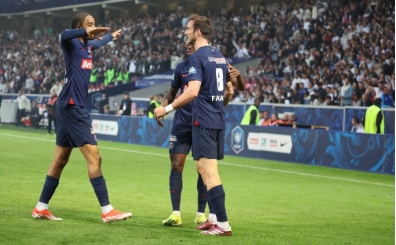Paris Saint-Germain sezonu 3 kupayla bitirdi