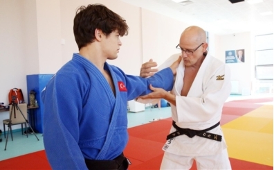 Erkekler Judo S�per Lig'de Kocaeli B�y�k�ehir Belediye Ka��tspor �ampiyon!