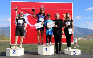 Muğla'da 'Atatürk'e Saygı Gençlik 32. Yol Koşusu' yapıldı