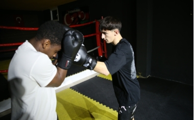 'Atom Karınca' Hamza'nın hedefi ikinci Avrupa şampiyonluğu