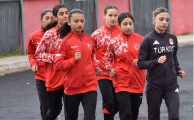 Van'�n ko�ucu k�zlar�, bu y�l 46 madalya kazand�