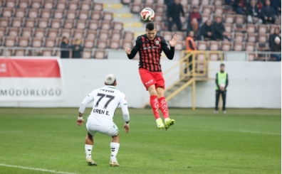 �orum FK evinde Sakaryaspor'a ge�it vermedi